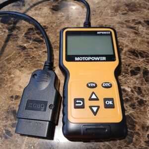 MOTOPower OBD2 Scanner in Black and Yellow